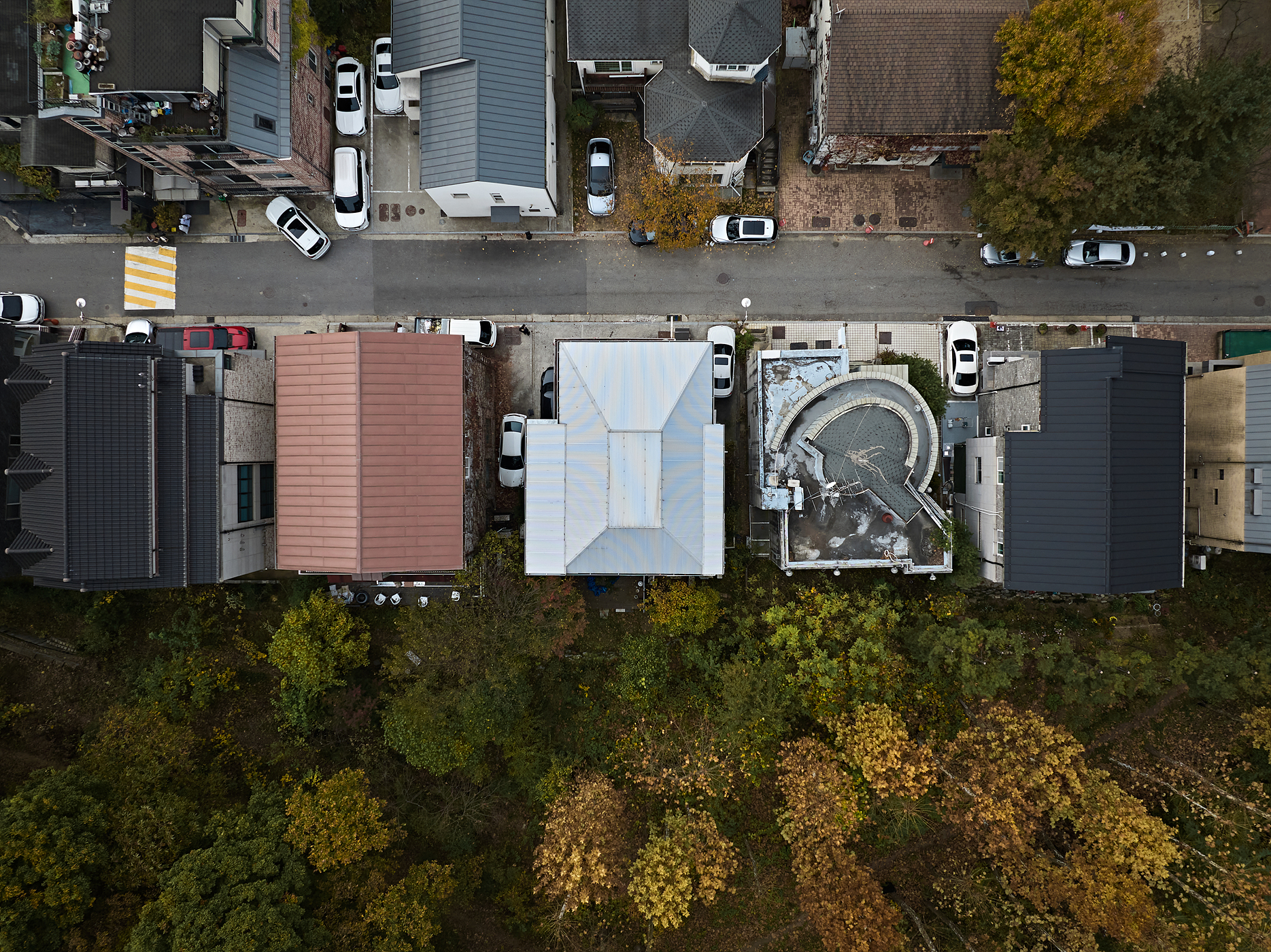 Yeoga-geoyeo [餘佳居如] / Stacking a Layer upon Time (Seohyeon-dong Extension & Major Renovation)
