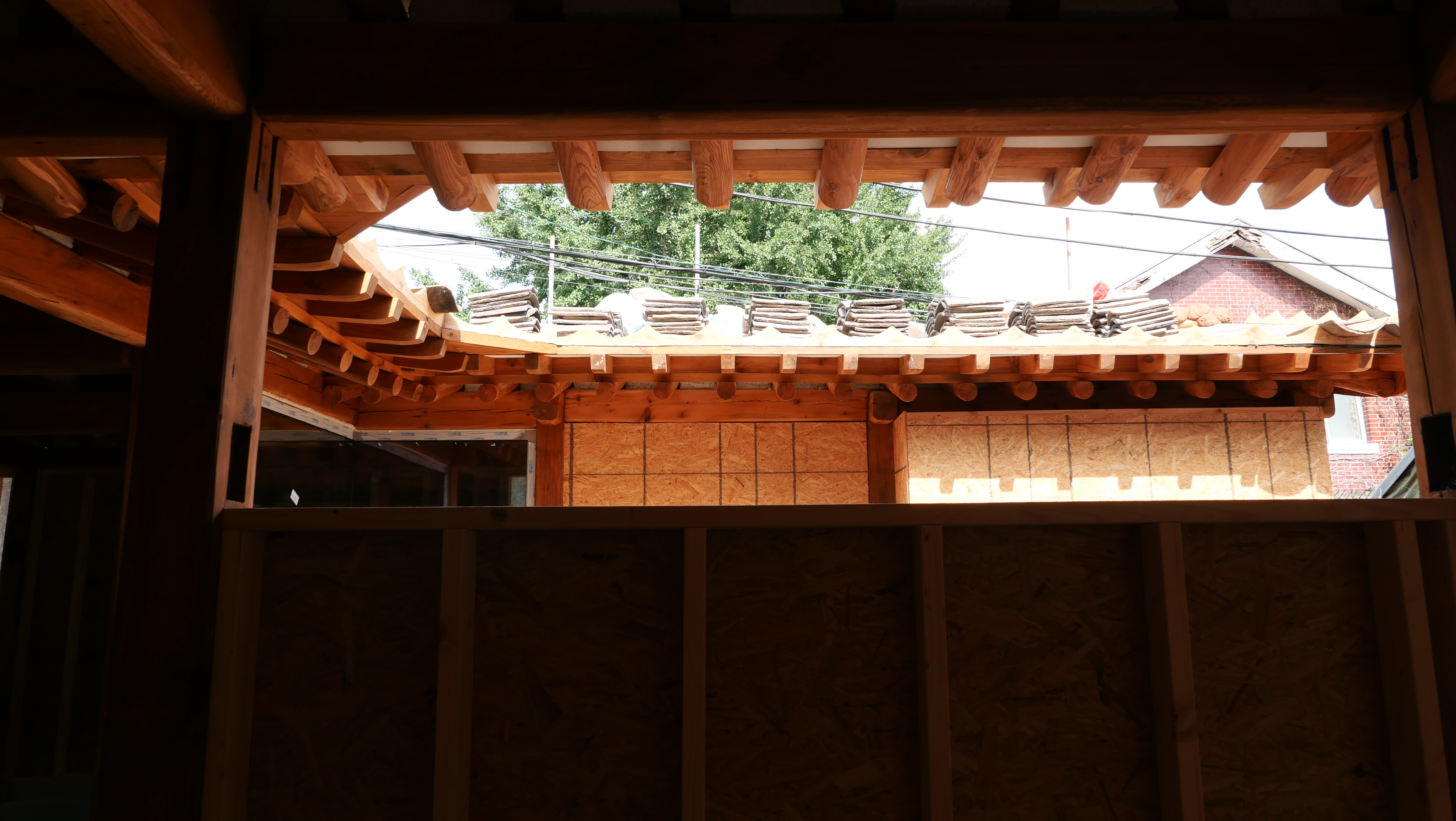 Layered House (層家) / Jongno Hanok Major Renovation & Extension