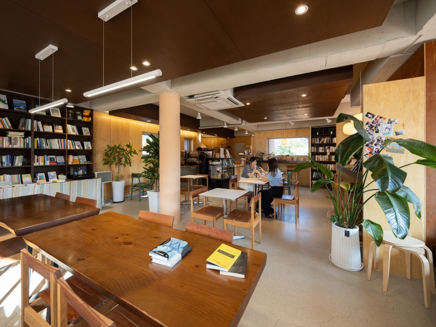 Bookshop & Café Seo:da